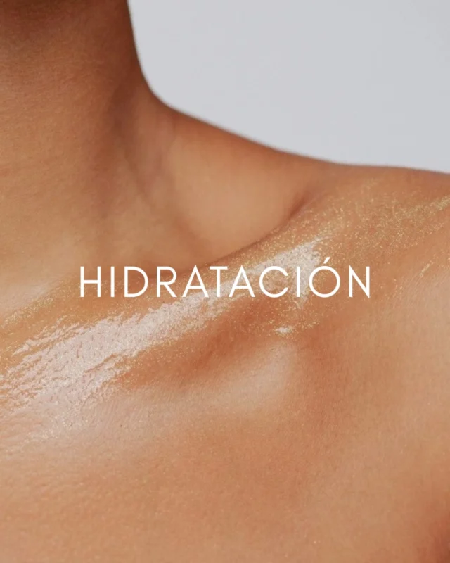 ¿Tu piel necesita una hidratación intensa? 💧

Una correcta hidratación es fundamental para mantenerla suave, luminosa y con una textura perfecta. Con los productos adecuados, conseguirás darle a tu piel la frescura y elasticidad que necesita. Aquí te dejamos una rutina para mantenerla profundamente hidratada:

1️⃣ Aceite corporal: Hidratación profunda desde el primer uso. 
2️⃣ Crema corporal con Maxinadin: Nutre e hidrata de forma duradera, mejorando la elasticidad de tu piel y dejándola firme y suave.
3️⃣ Aceite corporal 360º: Proporciona una hidratación intensa durante 24 horas, con un acabado sedoso.
Incorpora estos productos a tu rutina y disfruta de una piel saludable, fresca y radiante 🌿✨
___

Does your skin need intense hydration? 💧

Proper hydration is essential to keep your skin soft, radiant and perfectly smooth. With the right products, you can restore freshness and elasticity to your skin. Here’s a simple routine to keep it deeply hydrated:

1️⃣ Body oil – Delivers deep hydration from the very first use.
2️⃣ Body cream with Maxinadin – Nourishes and moisturises long-term, improving skin elasticity while leaving it firm and smooth.
3️⃣ 360º Body oil – Provides 24-hour intense hydration with a silky finish.

Add these products to your routine and enjoy healthy, fresh, and radiant skin 🌿✨

#Larimide #Hidratacion #SiluetPerfect #AceiteCorporal #CuidadoDeLaPiel #PielRadiante #RenovaciónCelular #TexturaDeLaPiel #CosméticaNatural